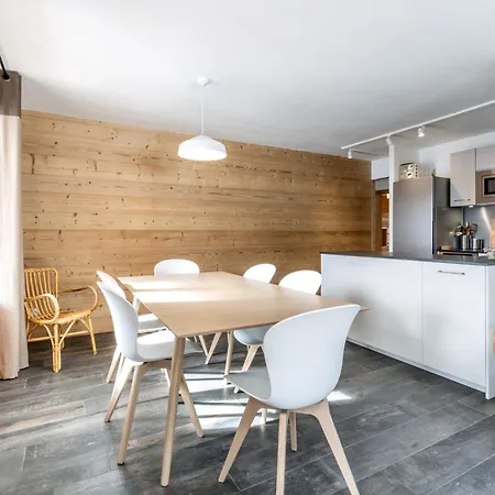 Apartment 4 Pieces Pres Des Pistes Avec Balcon - - Fr-1-304-205